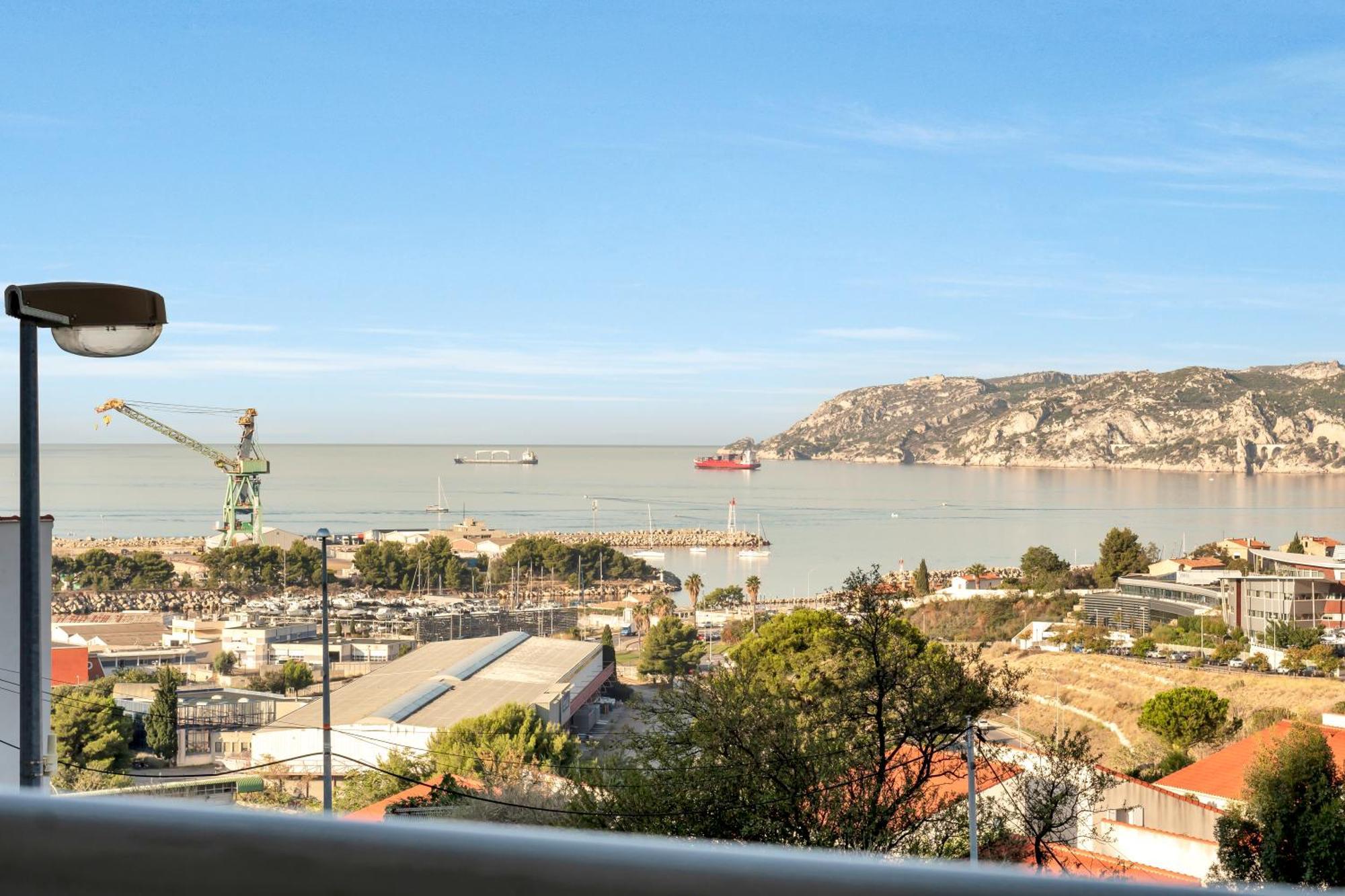 Room In Appartment With Seaview 마르세유 외부 사진